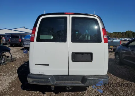 2018 Chevrolet Express G2500 из США, поврежденный, VIN 1GCWGAFG6J1908660